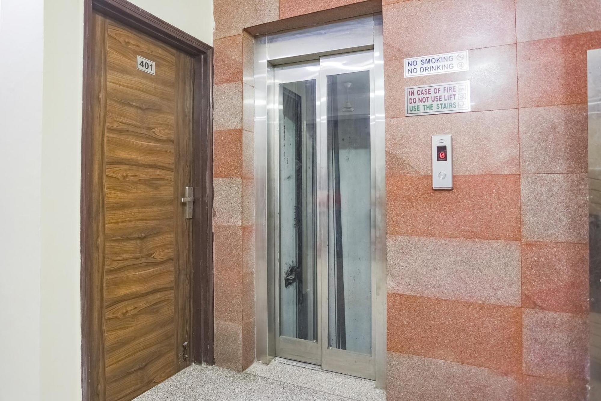 Hotel O Green High Új-Delhi Kültér fotó